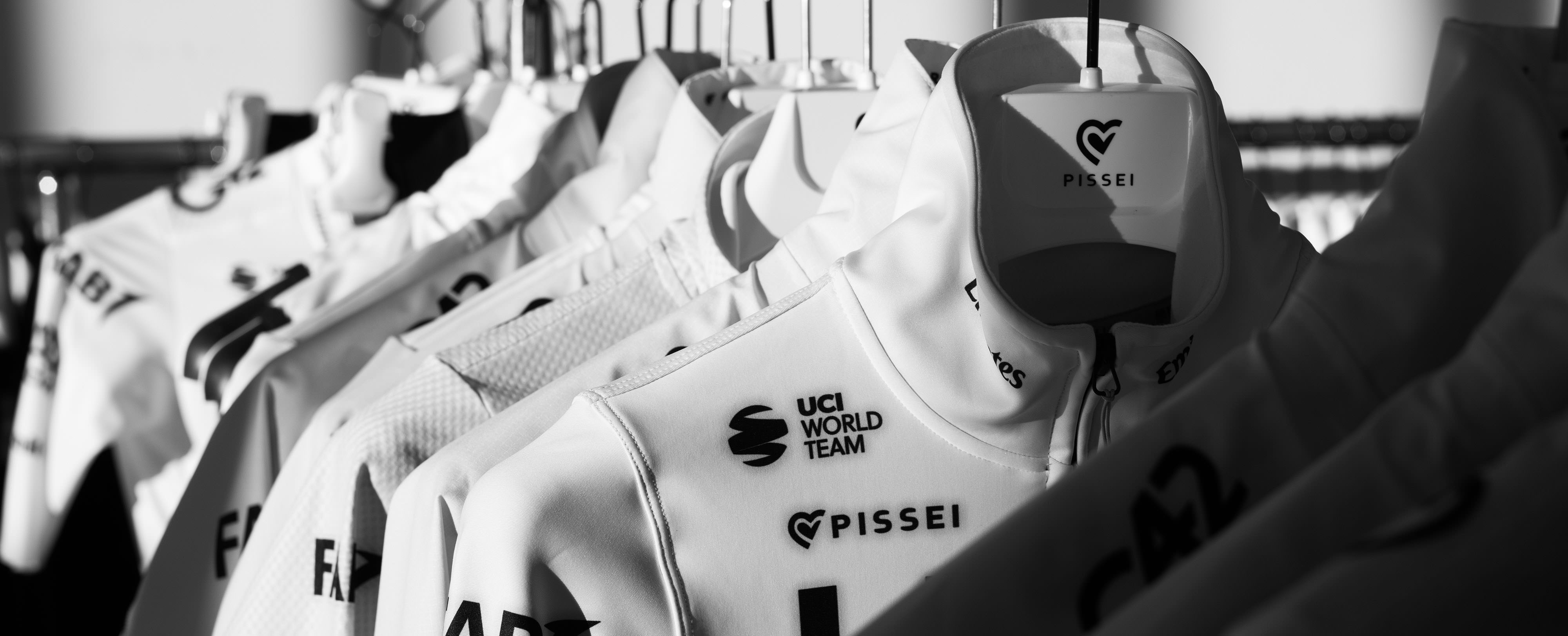 Pissei x UAE team Emirates Pissei x UAE team Emirates