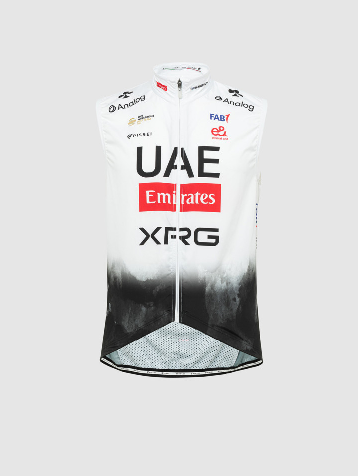 PISSEI: GILET UAE TEAM EMIRATES - XRG 2025