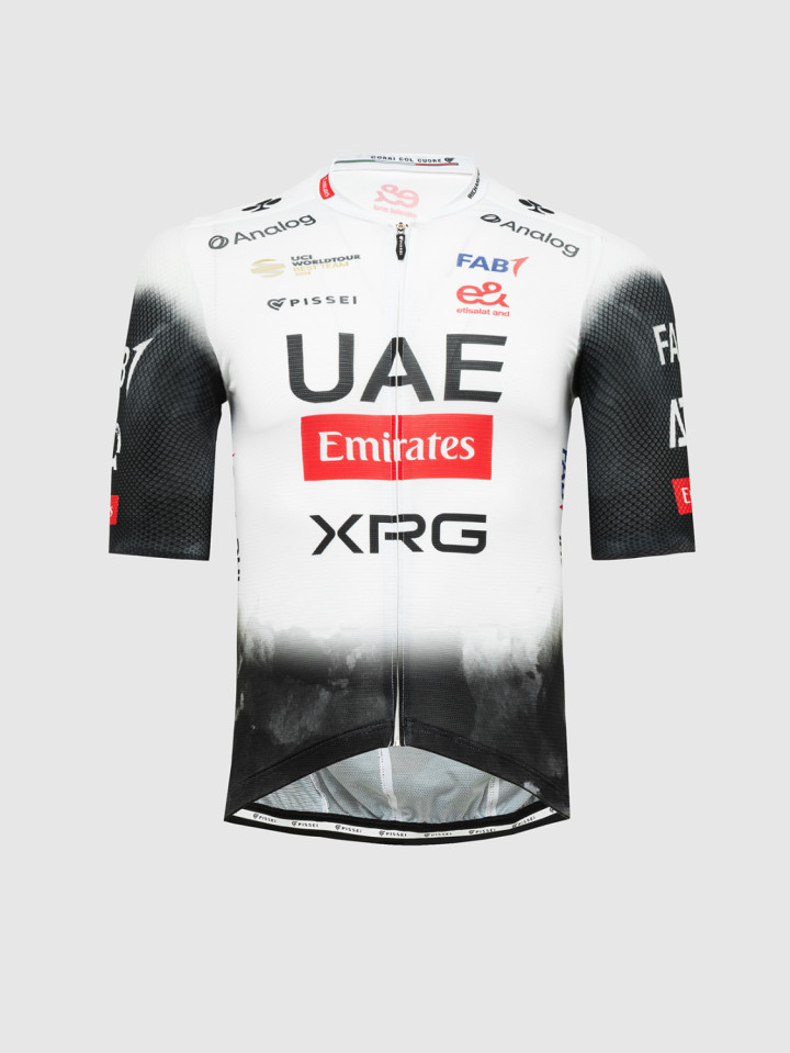 PISSEI: MAILLOT MANCHES COURTES MAGISTRALE OFFICIAL UAE TEAM EMIRATES - XRG 2025