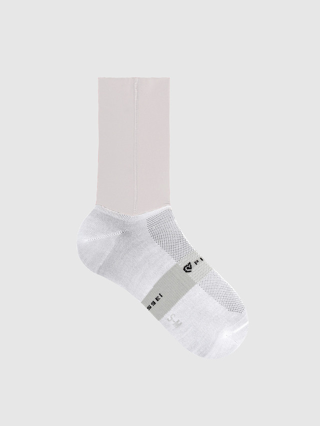 PISSEI: PRIMAPELLE SOCKS