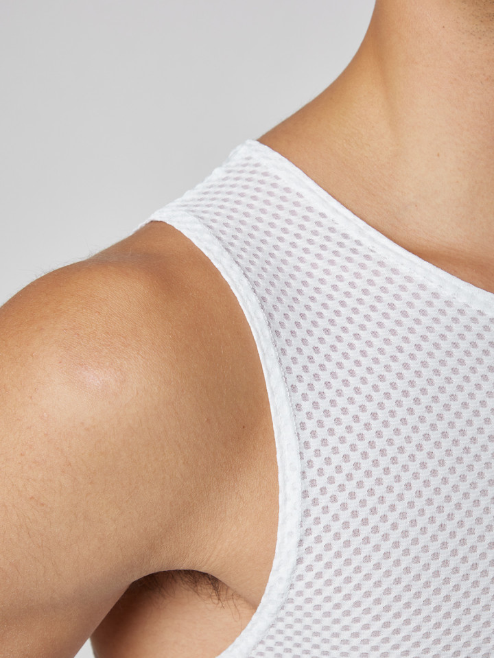 PISSEI: ATTAQUE SLEEVELESS BASE LAYER