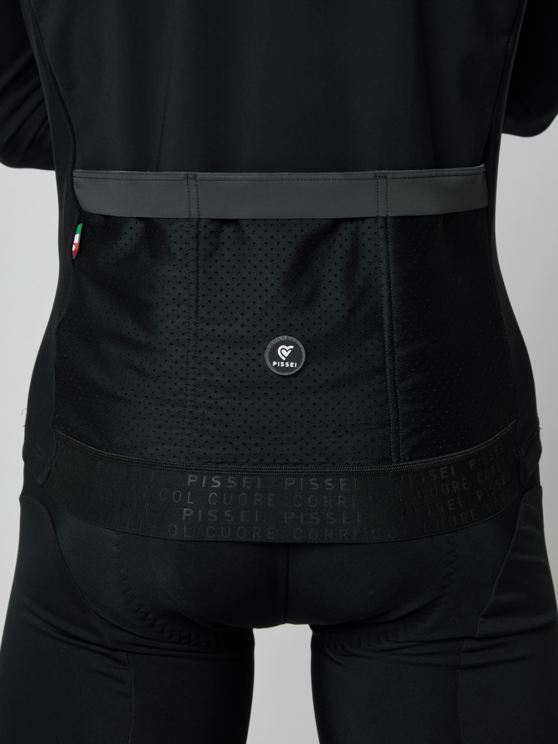 PISSEI: JACKE BUFERA