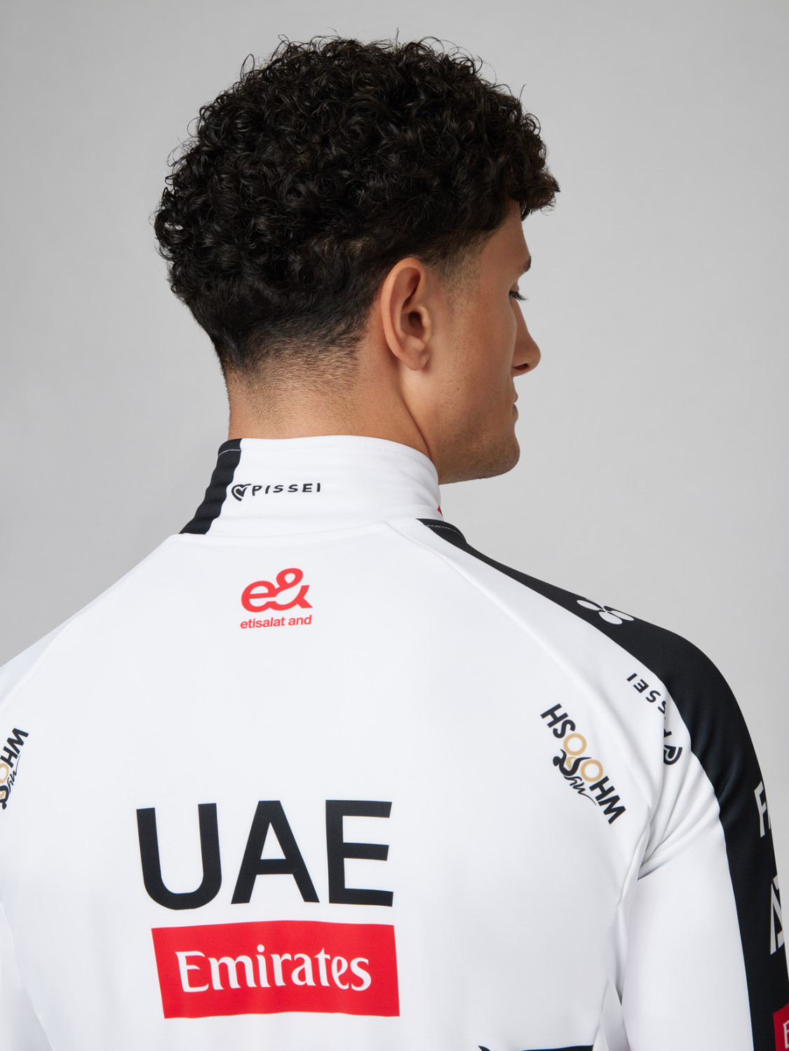 PISSEI: VESTE OFFICIAL UAE TEAM EMIRATES-XRG 2026