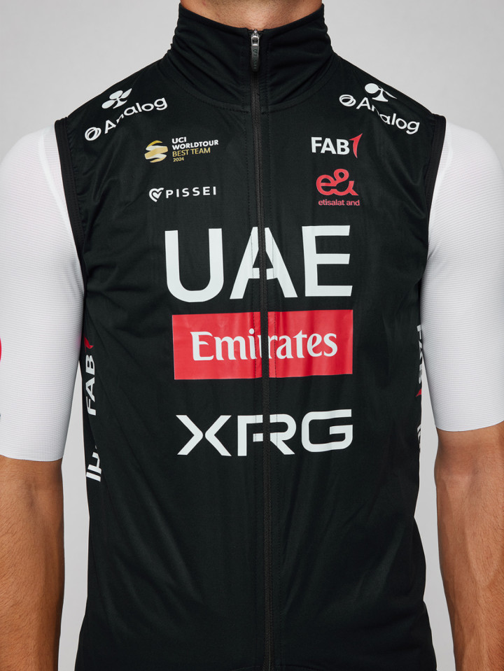 PISSEI: UAE TEAM EMIRATES - XRG 2025 OFFICIAL WATERPROOF VEST