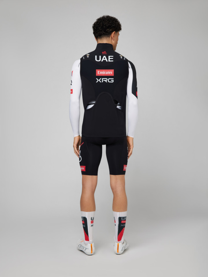 PISSEI: UAE TEAM EMIRATES - XRG 2026 OFFICIAL WATERPROOF VEST