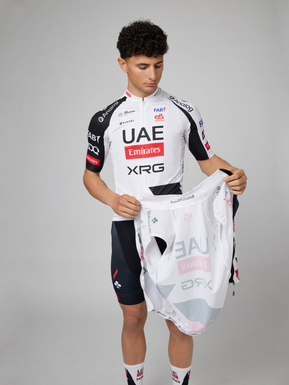 PISSEI: GILET UAE TEAM EMIRATES - XRG 2026