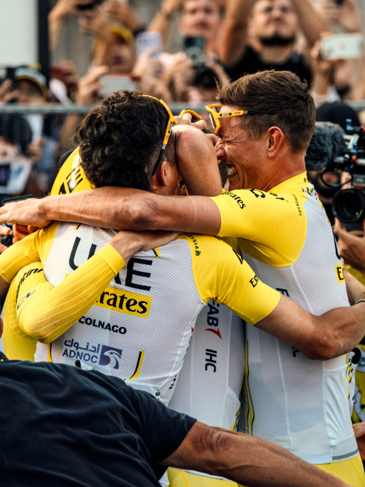 PISSEI: MAILLOT MANCHES COURTES UAE TEAM EMIRATES 2024 REPLICA - TOUR DE FRANCE 2024