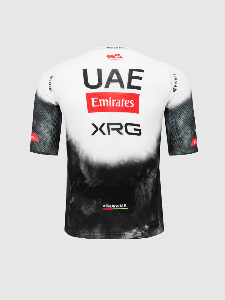 PISSEI: MAILLOT MANCHES COURTES MAGISTRALE OFFICIAL UAE TEAM EMIRATES - XRG 2025