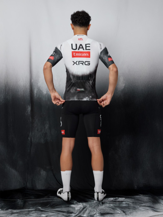 KURZARMTRIKOT OFFICIAL UAE TEAM EMIRATES 2025 KURZARMTRIKOT OFFICIAL UAE TEAM EMIRATES 2025
