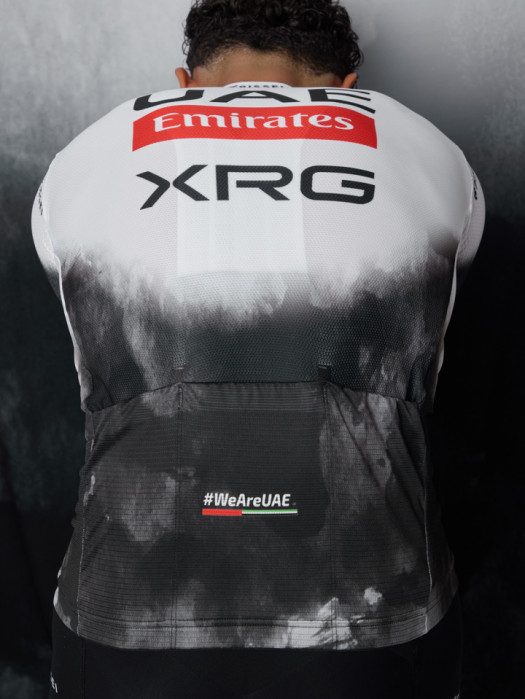 KURZARMTRIKOT OFFICIAL UAE TEAM EMIRATES 2025 KURZARMTRIKOT OFFICIAL UAE TEAM EMIRATES 2025