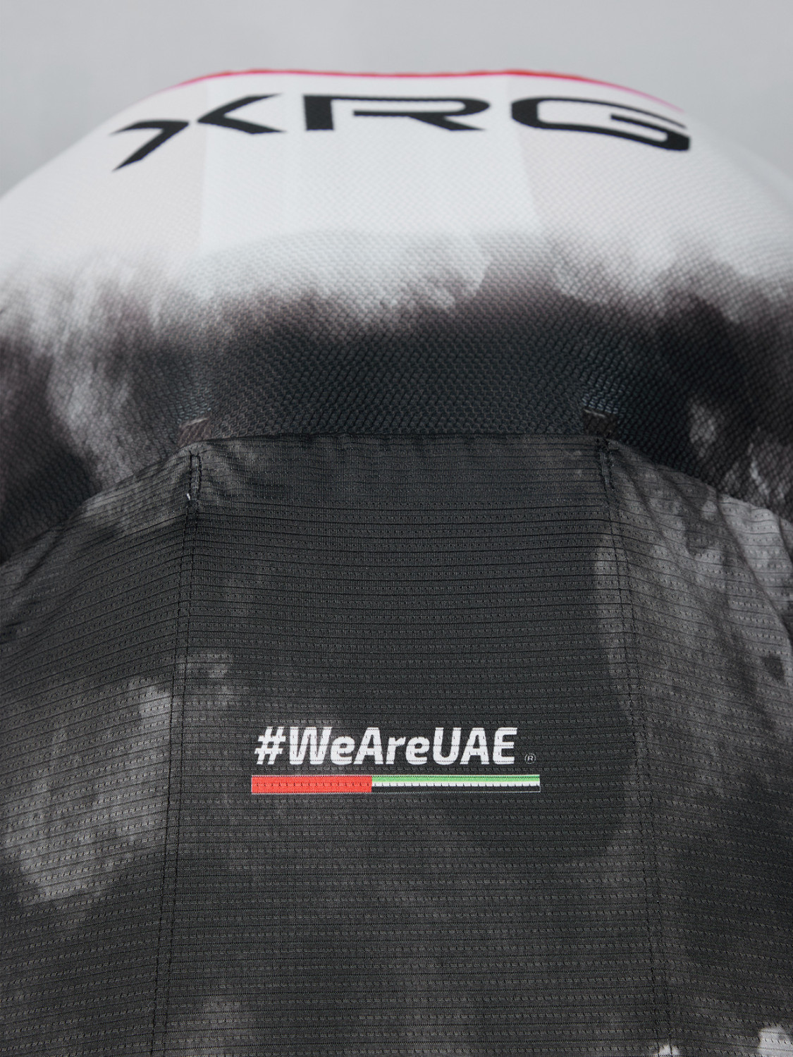 PISSEI: UAE TEAM EMIRATES - XRG 2025 MAGISTRALE OFFICIAL SHORT SLEEVE JERSEY