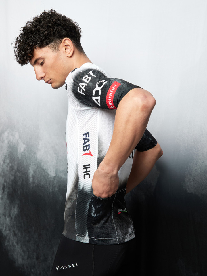 PISSEI: UAE TEAM EMIRATES - XRG 2025 MAGISTRALE ULTRA SHORT SLEEVE JERSEY