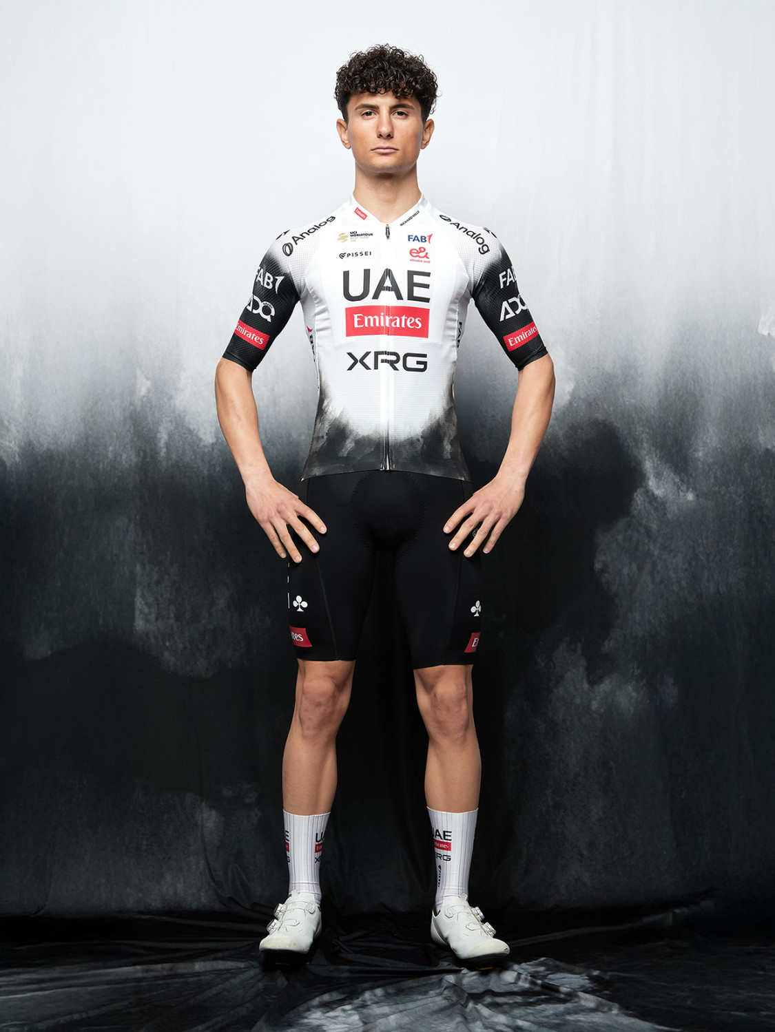 PISSEI: MAILLOT MAGISTRALE ULTRA MANGA CORTA UAE TEAM EMIRATES 2025