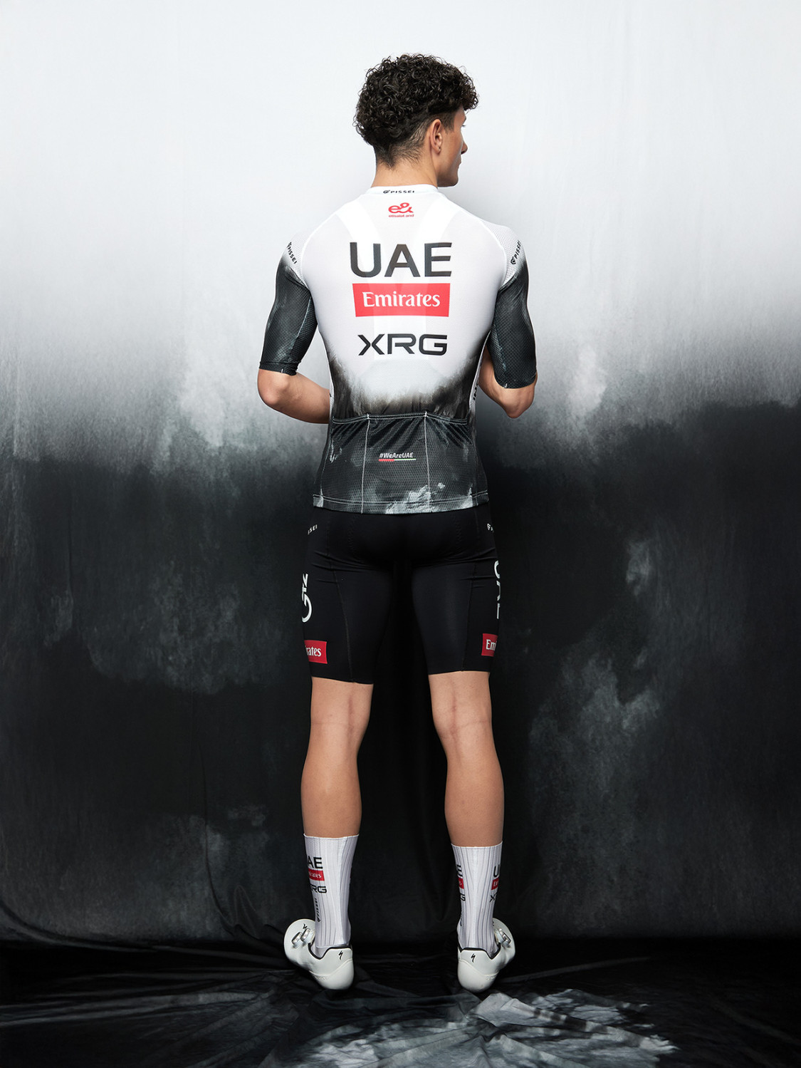PISSEI: MAILLOT MAGISTRALE ULTRA MANGA CORTA UAE TEAM EMIRATES 2025