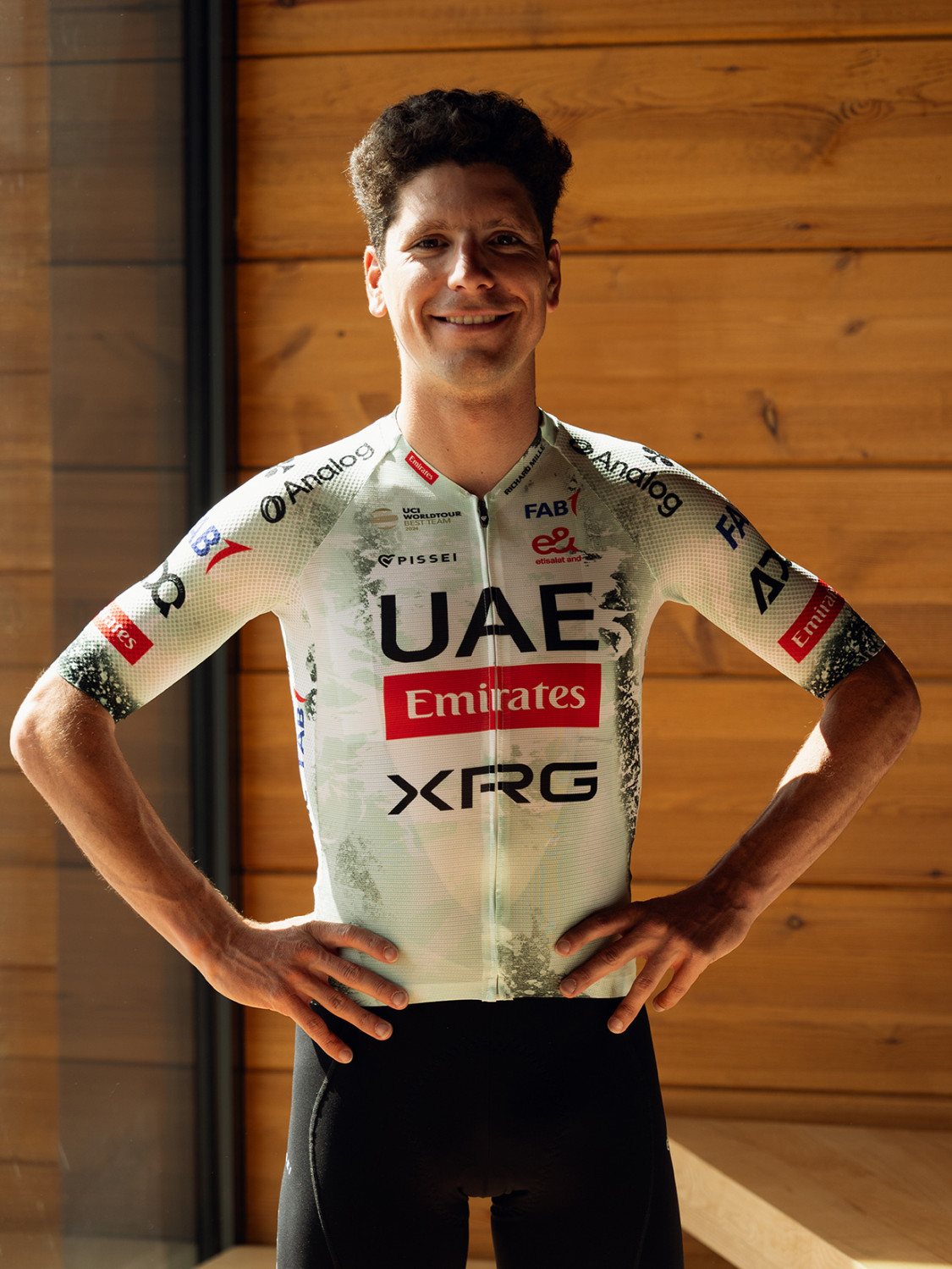 PISSEI: MAILLOT MANCHES COURTES MAGISTRALE ULTRA UAE TEAM EMIRATES - XRG TDF 2025