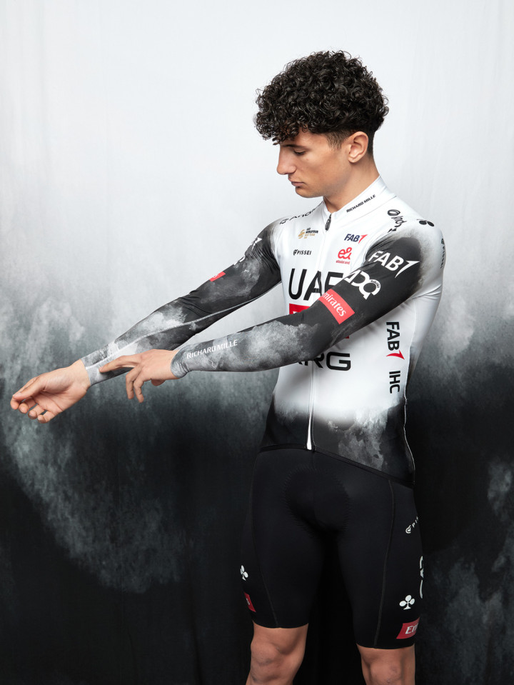PISSEI: UAE TEAM EMIRATES - XRG 2025 PRIMAPELLE OFFICIAL LONG SLEEVE JERSEY