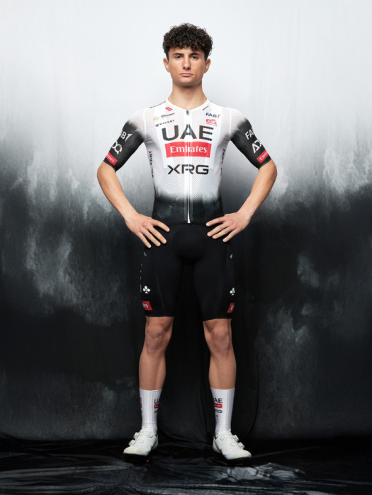 UAE TEAM EMIRATES 2025 MAGISTRALE SUPERLIGHT SHORT SLEEVE JERSEY