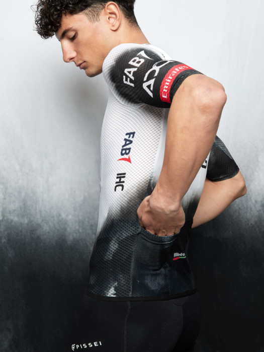 UAE TEAM EMIRATES 2025 MAGISTRALE SUPERLIGHT SHORT SLEEVE JERSEY