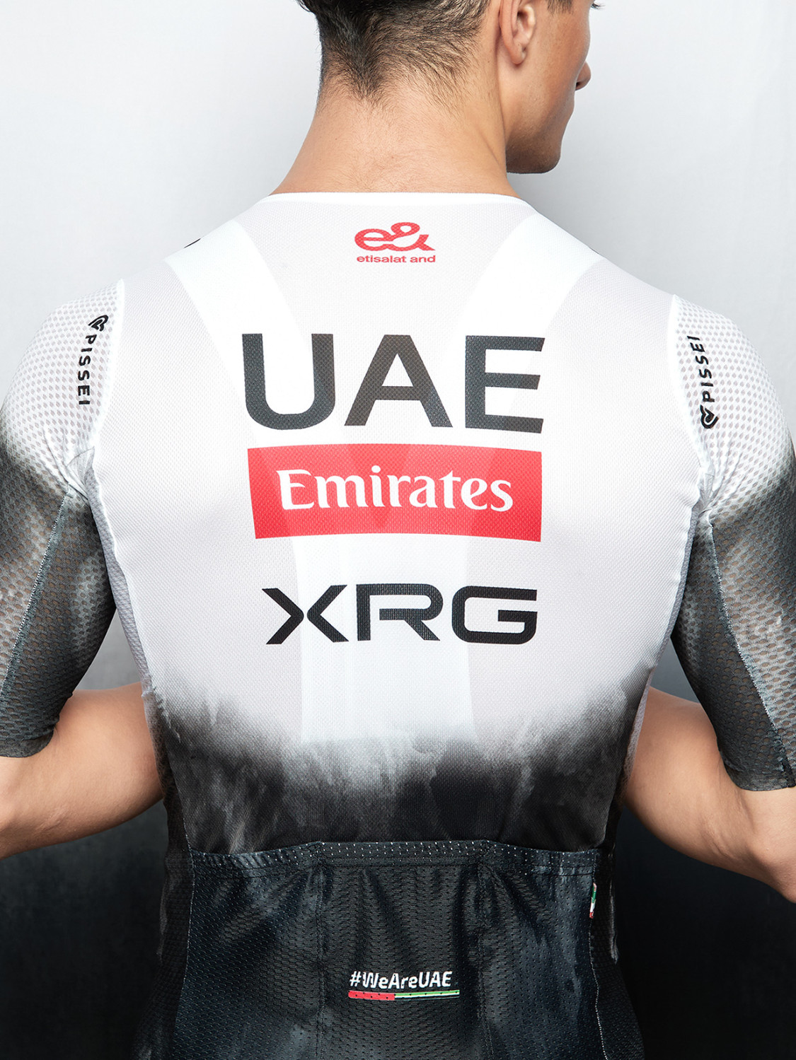 PISSEI: MAGLIA MANICHE CORTE MAGISTRALE SUPERLIGHT UAE TEAM EMIRATES 2025