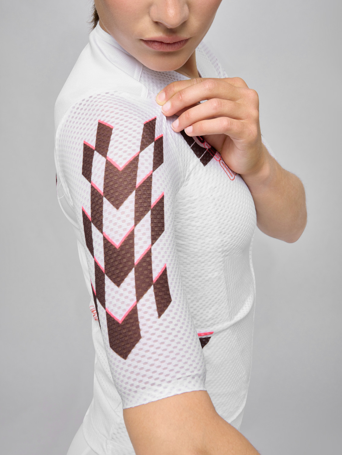 PISSEI: THUNDER WOMAN SHORT SLEEVE JERSEY