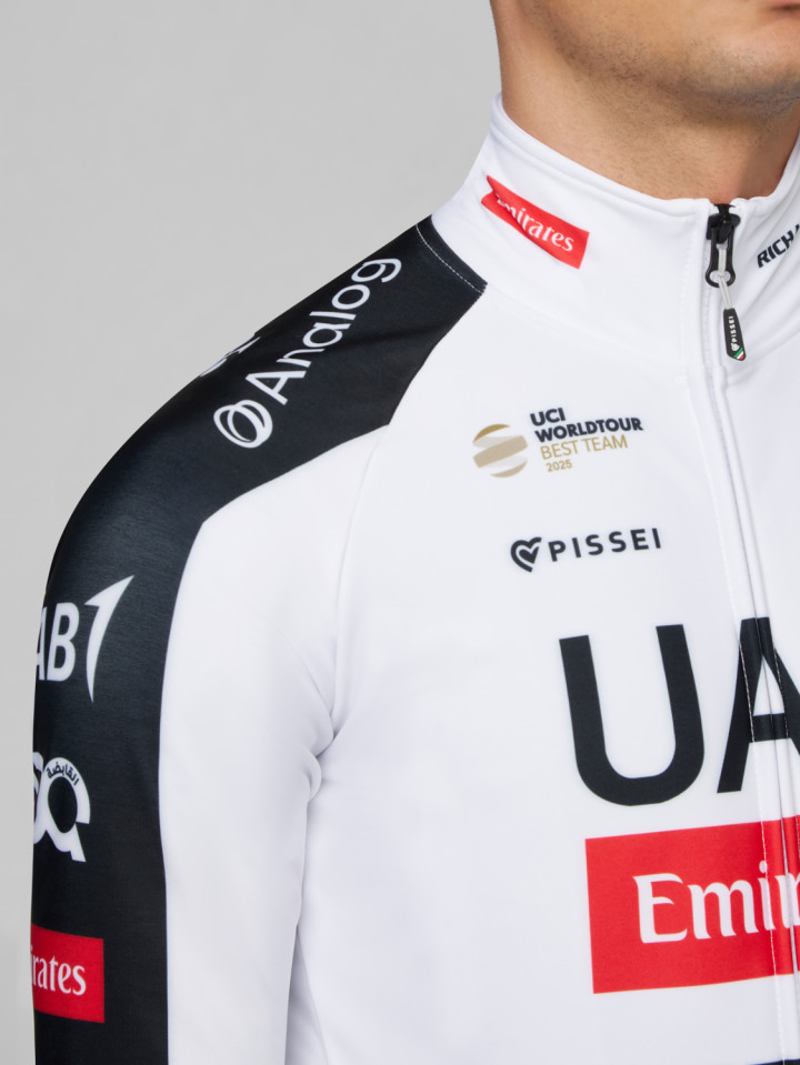 PISSEI: MAILLOT MANCHES LONGUES OFFICIAL UAE TEAM EMIRATES-XRG 2026