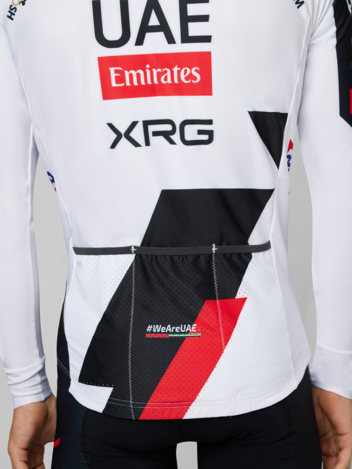 PISSEI: MAILLOT MANCHES LONGUES OFFICIAL UAE TEAM EMIRATES-XRG 2026