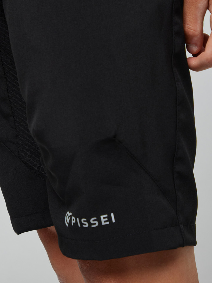 PISSEI: EPIK BAGGY SHORTS