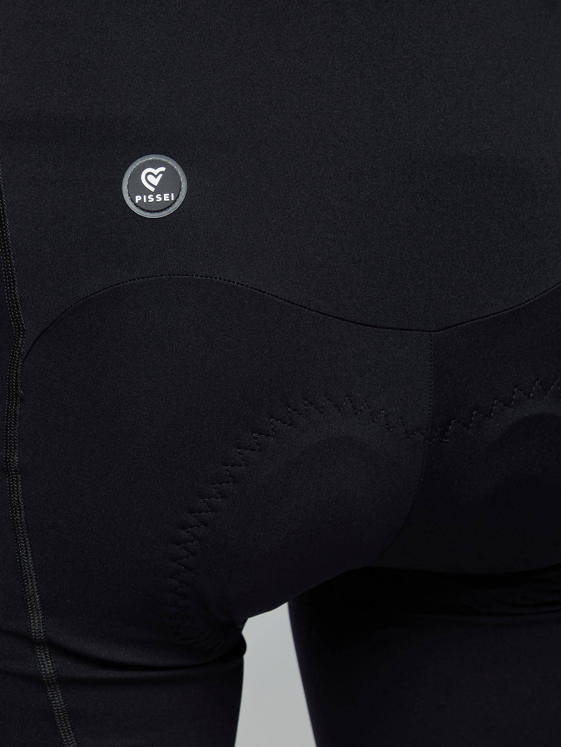 PISSEI: KURZE TRÄGERHOSE MAGISTRALE ADQ FÜR DAMEN