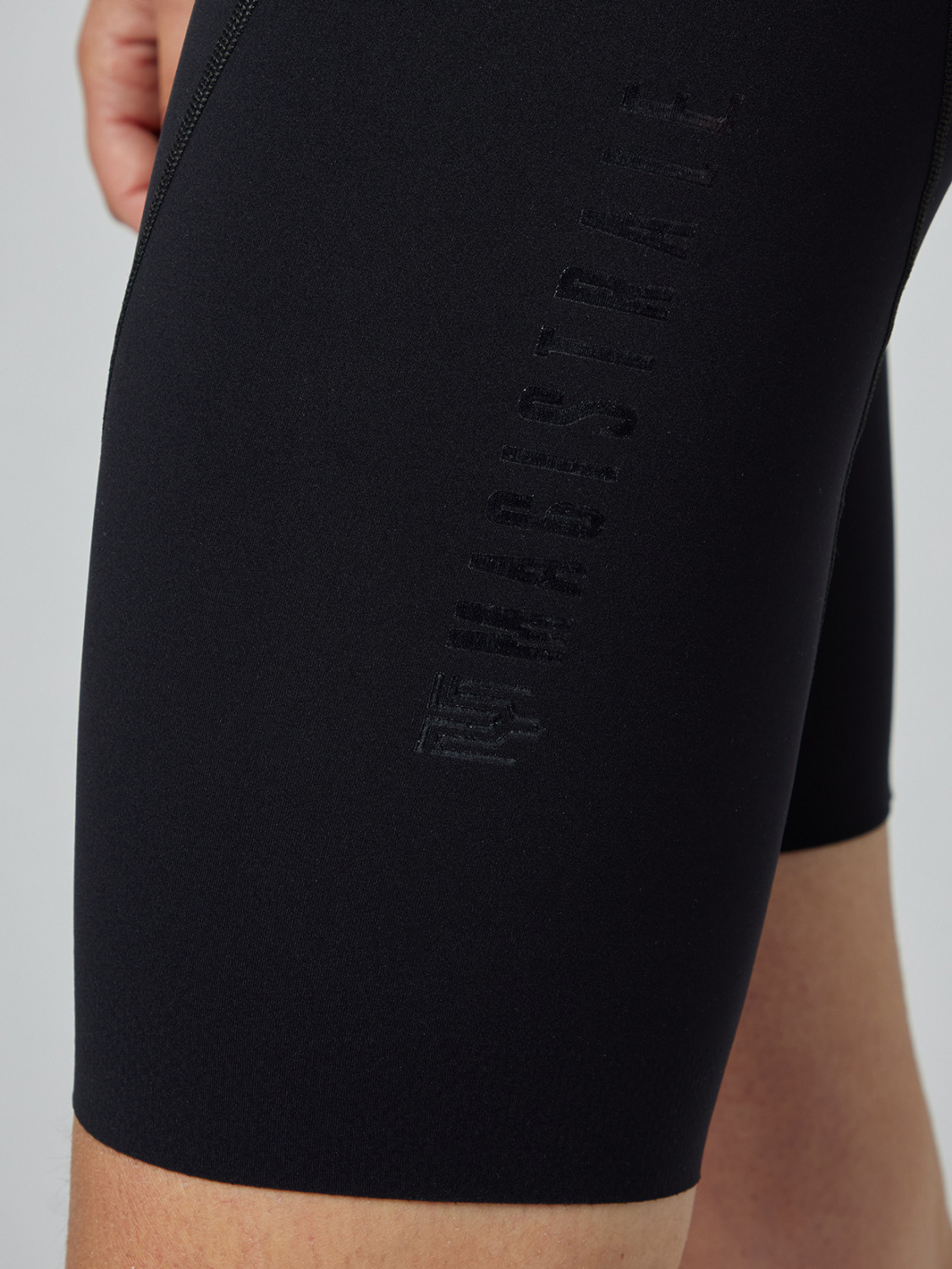 PISSEI: KURZE TRÄGERHOSE MAGISTRALE ADQ FÜR DAMEN