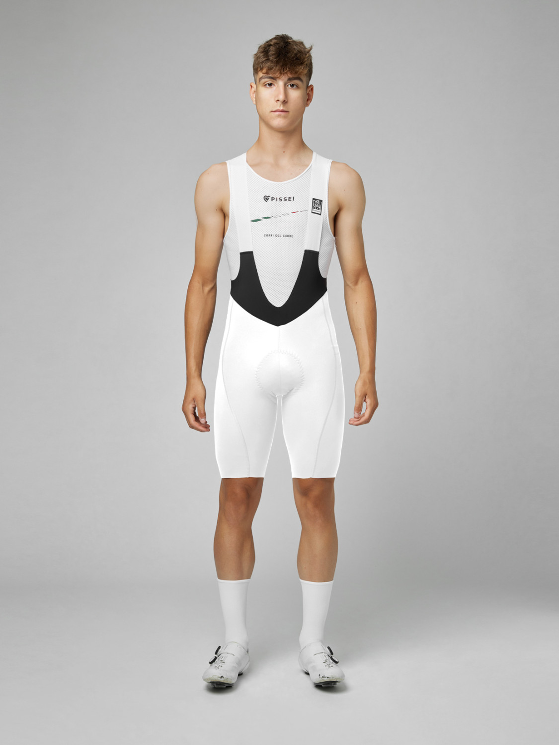 PISSEI: KURZE TRÄGERHOSE MAGISTRALE UAE