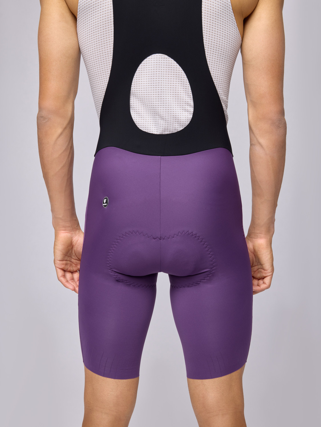 PISSEI: KURZE TRÄGERHOSE PRIMAPELLE