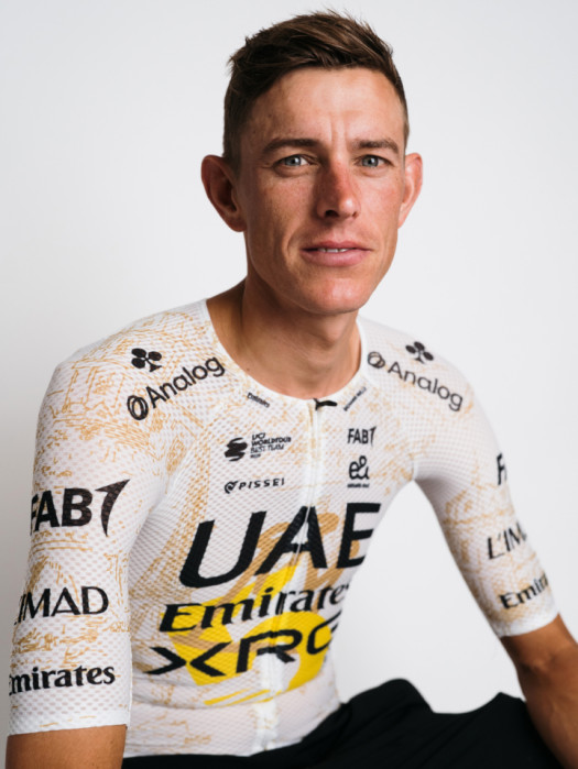[PREORDER] UAE TEAM EMIRATES XRG MAGISTRALE SUPERLIGHT JERSEY – 5TH TOUR DE FRANCE VICTORY