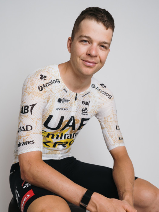 [PREORDER] UAE TEAM EMIRATES XRG MAGISTRALE SUPERLIGHT JERSEY – 5TH TOUR DE FRANCE VICTORY