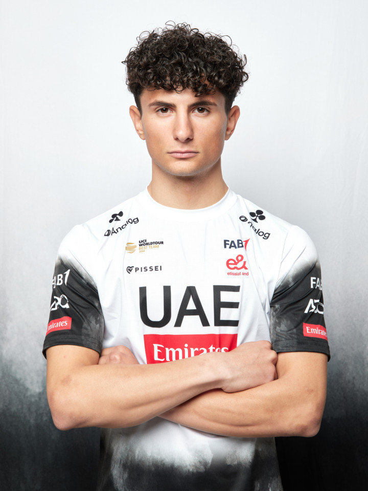 PISSEI: MAILLOT MANCHES COURTES UAE TEAM EMIRATES - XRG 2025